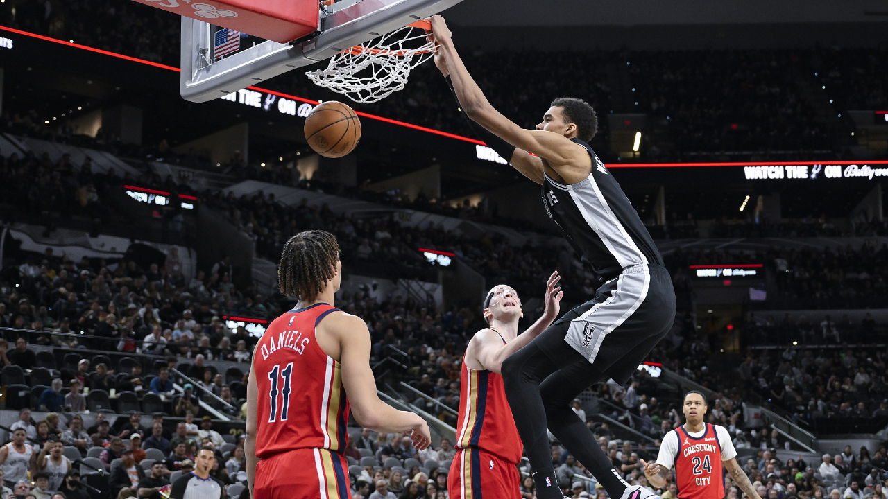 米兰体育 -欧联倒计时;圣安东尼奥马刺关键时刻扳平良机;细节引发关注;质疑声仍在;轮换策略成焦点的简单介绍